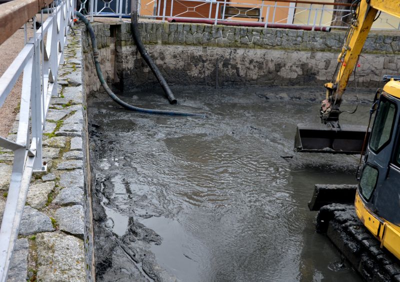 Fish Pond Digging Equipment